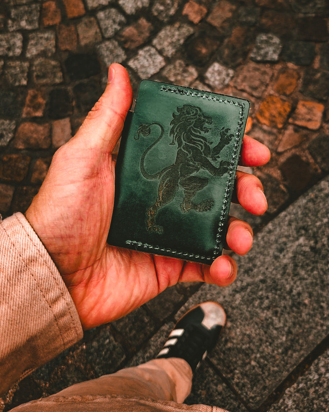 NOMAD Minimalist Leather Wallet