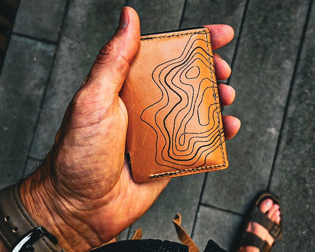 NOMAD Minimalist Leather Wallet